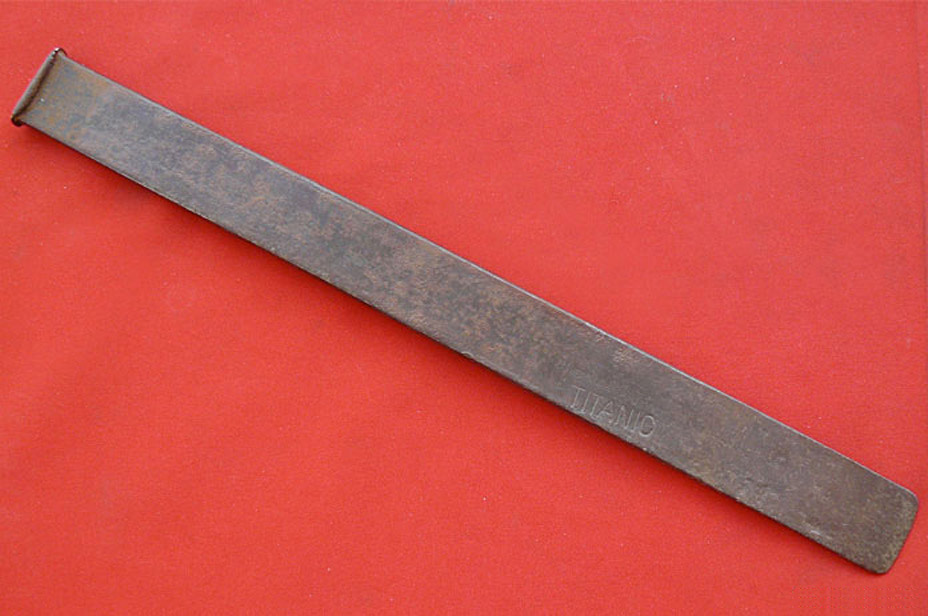TITANIC tool steel device cold chisel crowbar prybar pry bar wedge tire tyre iron lever spoon wrench clincher marked stamped